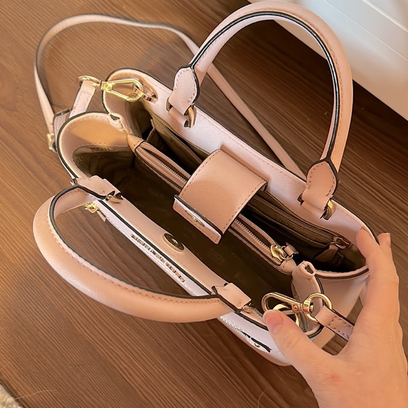 (SOLD) Michael Kors crossbody - Picture 3 of 3